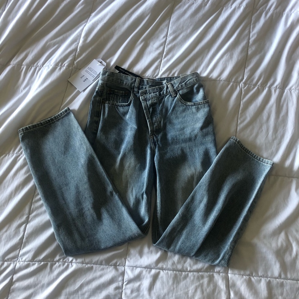 Asymmetrical jeans